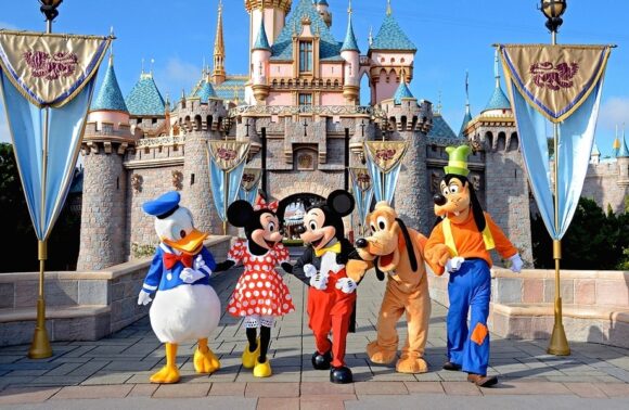Автобусний тур “Формула розваг: Діснейленд & Europa-Park” зі Львова Автобусний тур “Формула розваг: Діснейленд & Europa-Park” зі Львова
